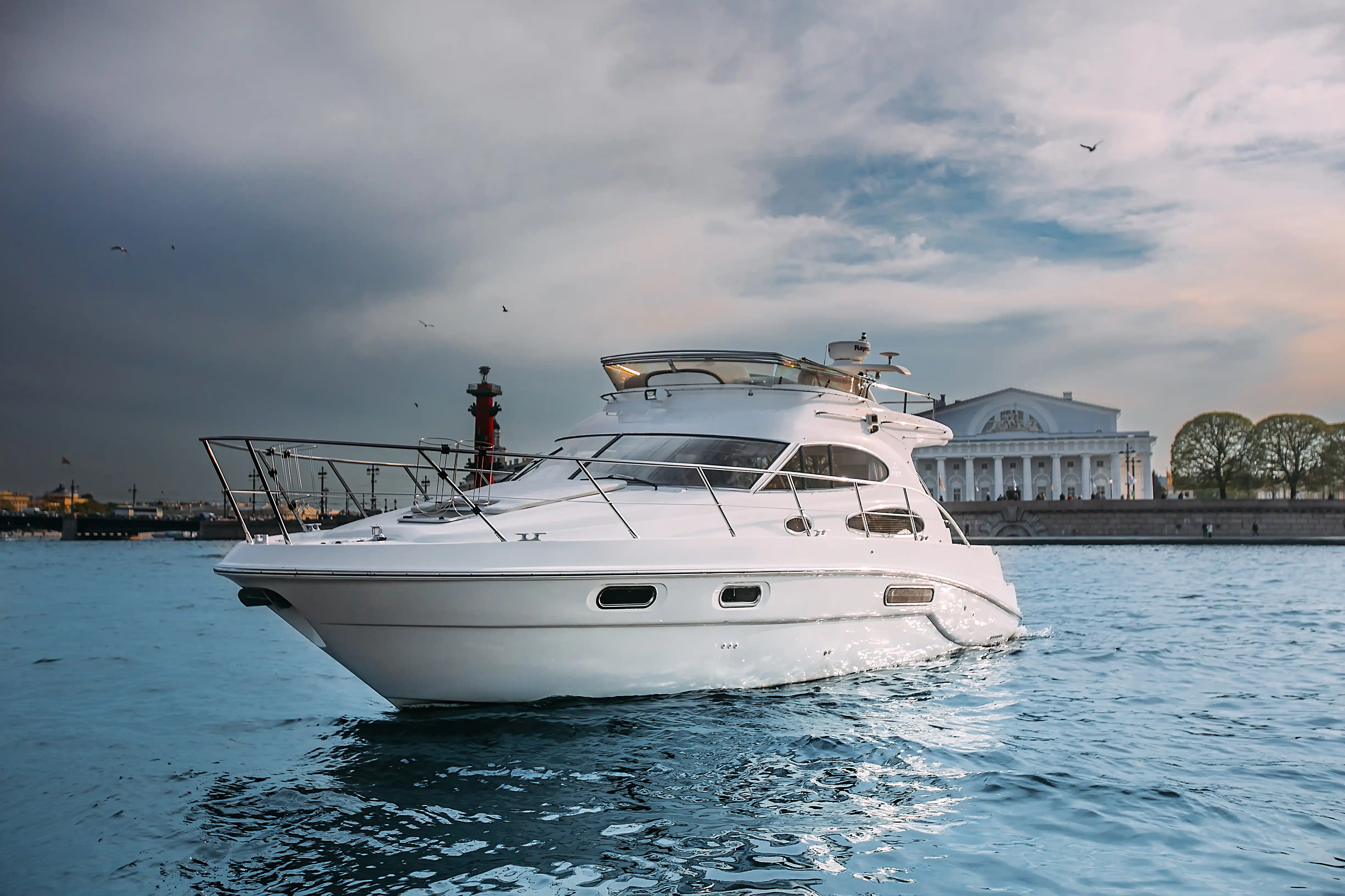 Яхта Sealine 39 AMO image- 3